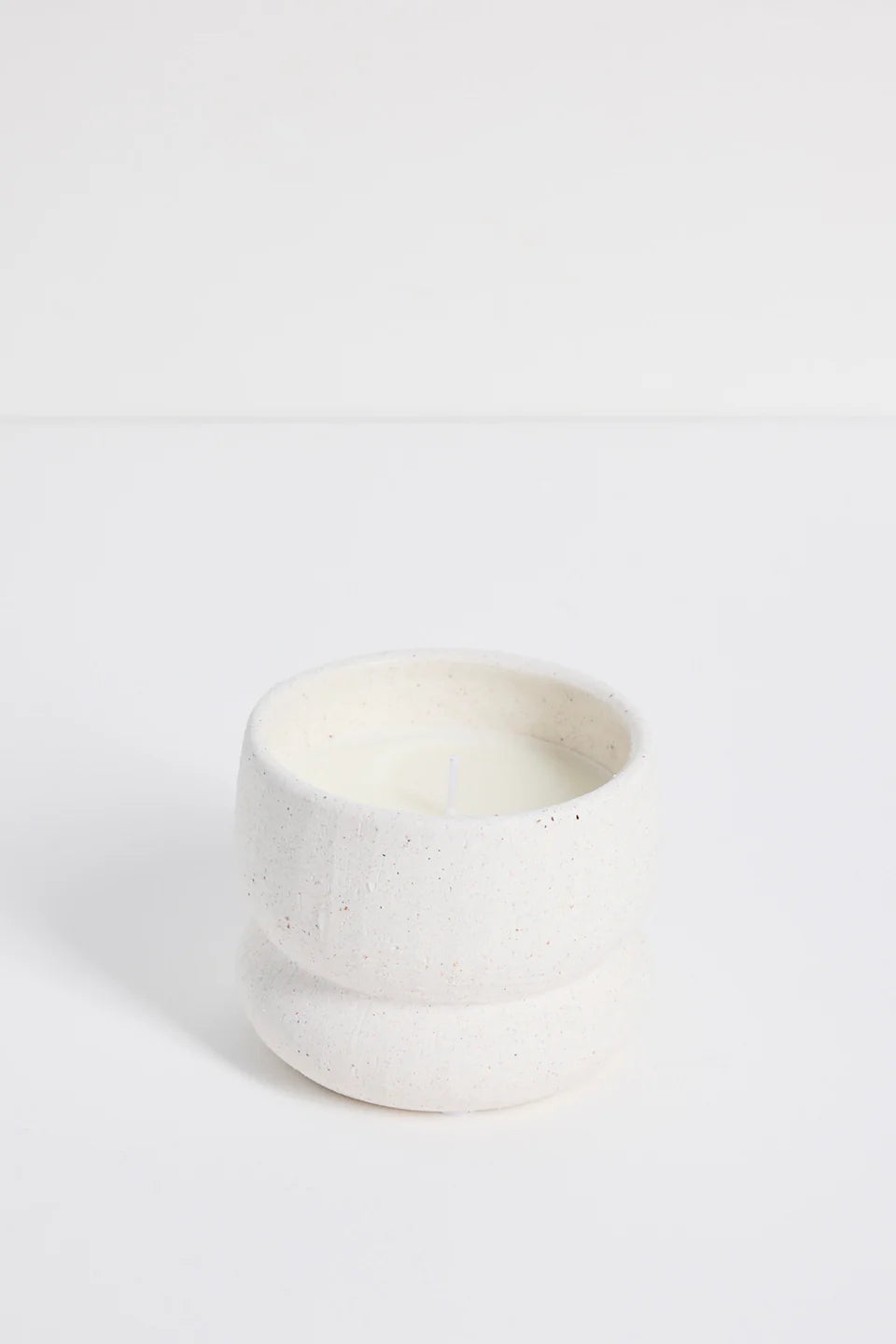 TEXTURED STONE SCENTED SOY CANDLE - Ivory