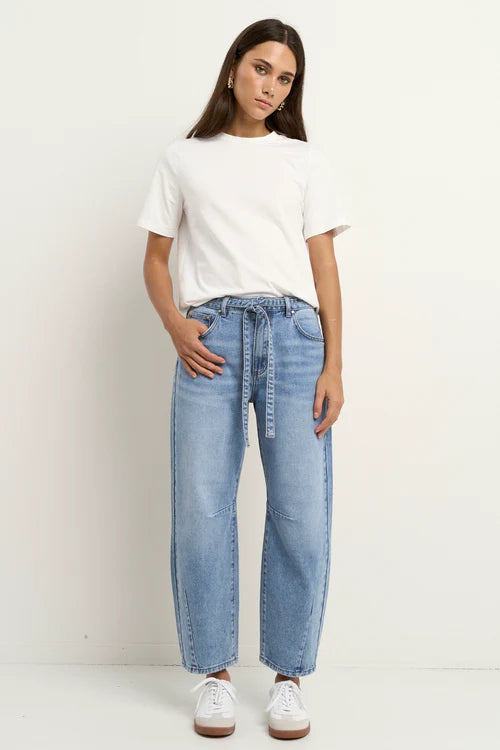 STORIES BE TOLD CAMPUS TIE WAIST BARREL JEANS - Light Blue