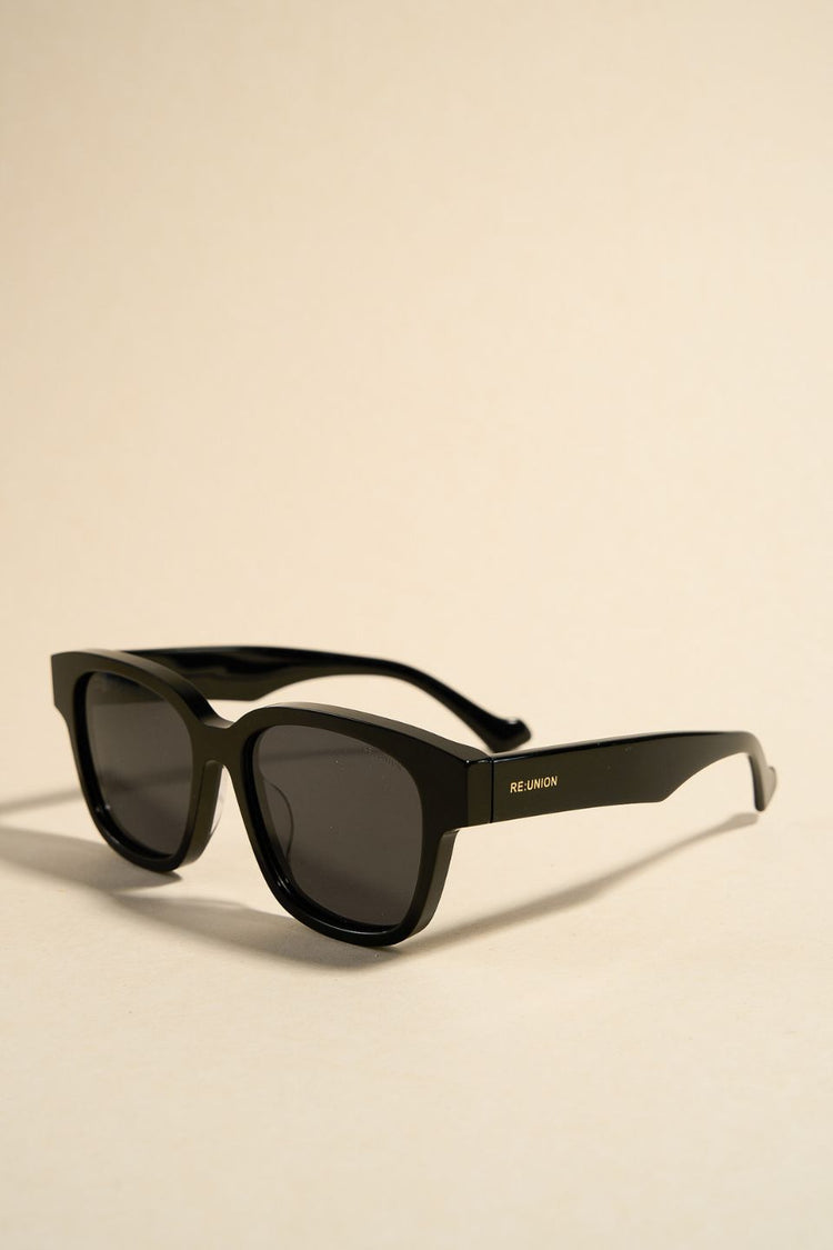 REUNION - London Black Classic Round Sunglasses