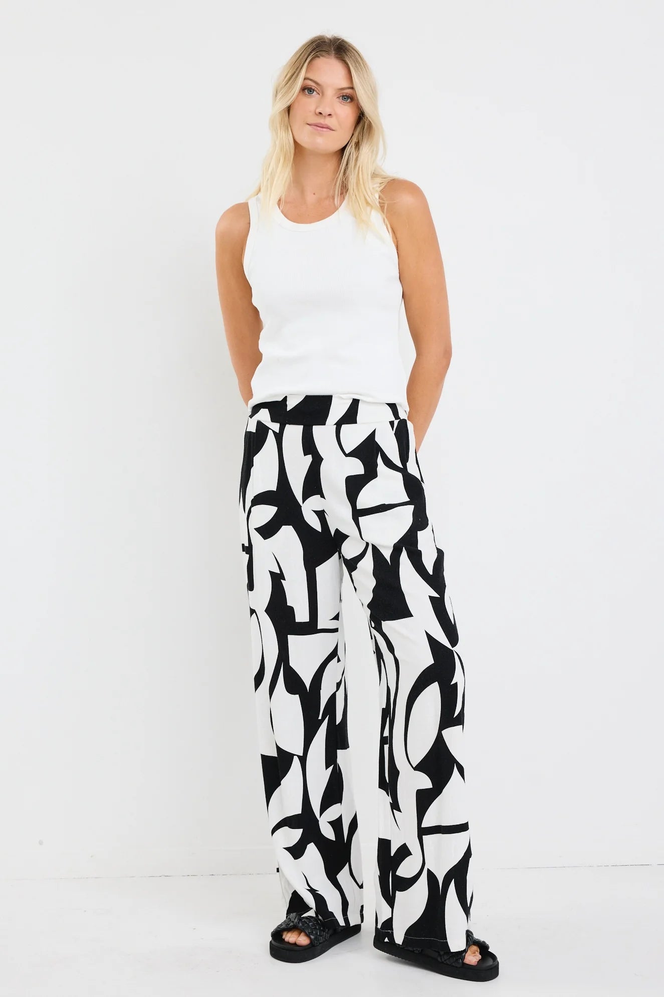 STORIES BE TOLD METROPOLITAN WIDE LEG PANTS - Black Ivory