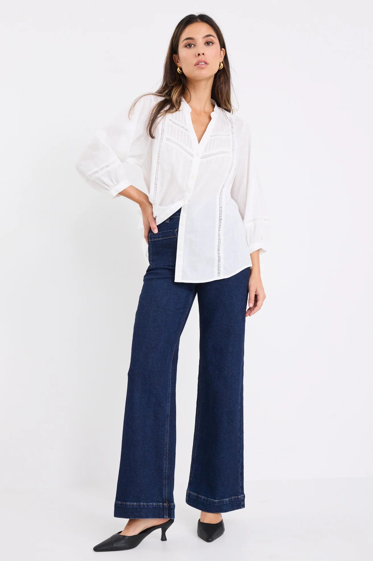 IVY + JACK ORNAMENTAL LACE INSERT SHIRT - White