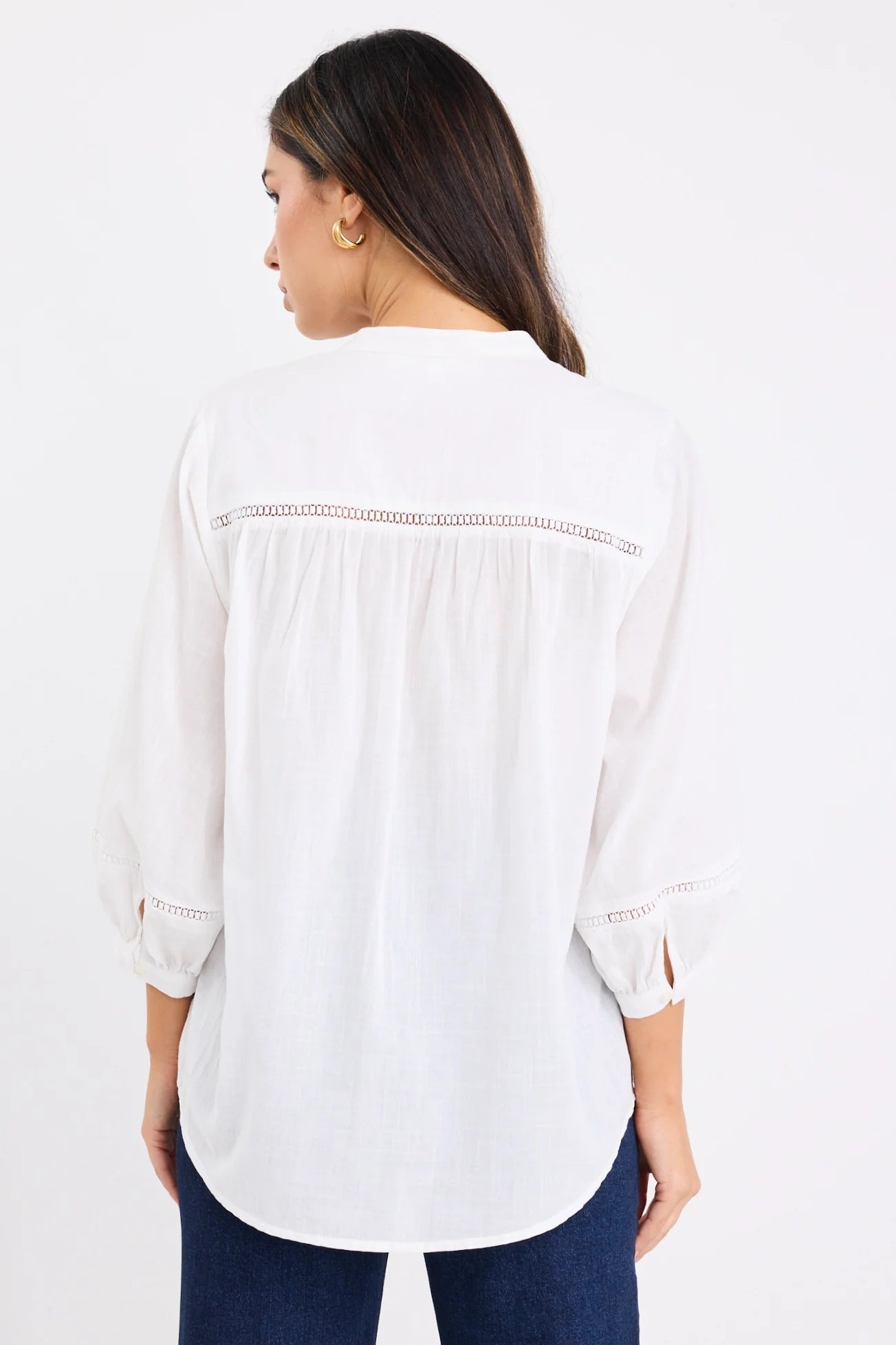 IVY + JACK ORNAMENTAL LACE INSERT SHIRT - White