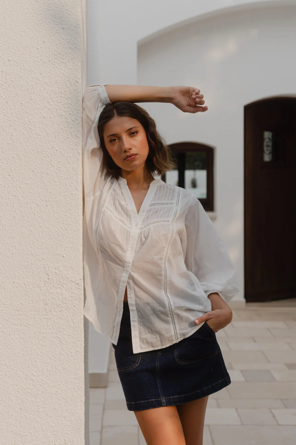 IVY + JACK ORNAMENTAL LACE INSERT SHIRT - White