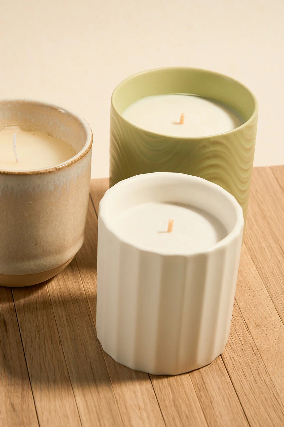 WIDE RIB CERAMIC SCENTED CANDLE - White 160g