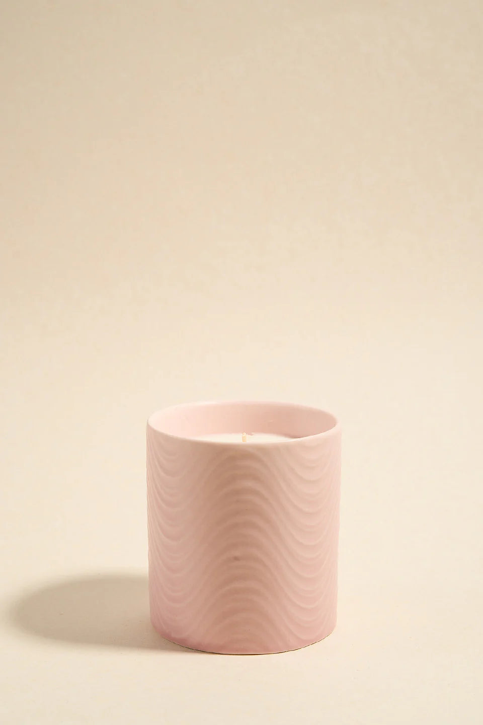 WIDE WAVY CERAMIC SCENTED CANDLE - Blush 160g (Copy)