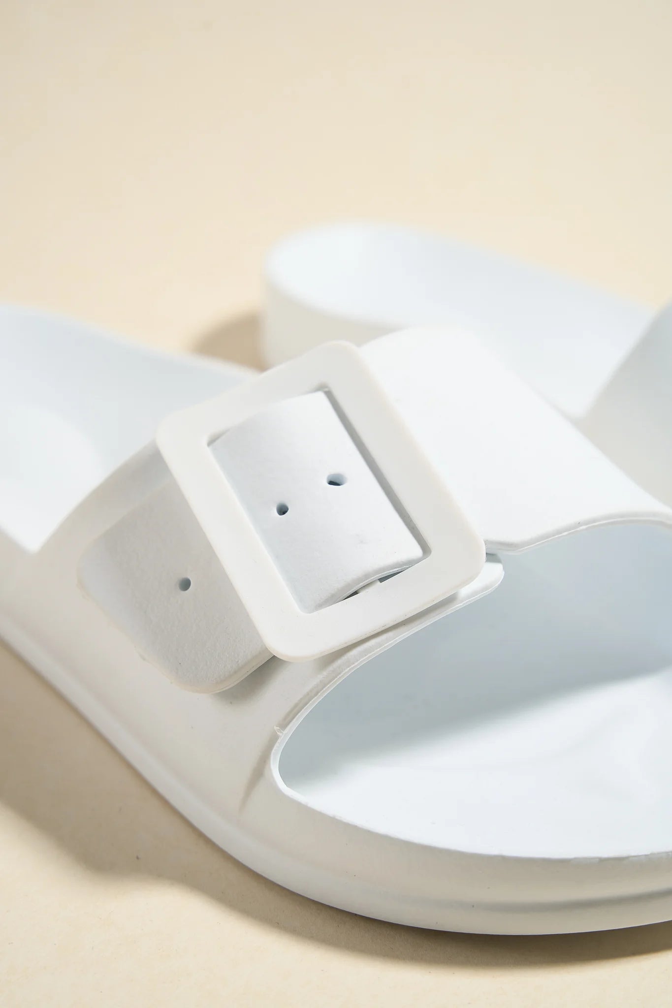 COOL WHITE SLIDE