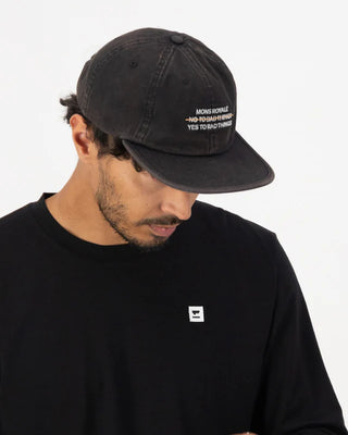 MONS ROYALE CAP - ROAM 6 PANEL CAP - Black