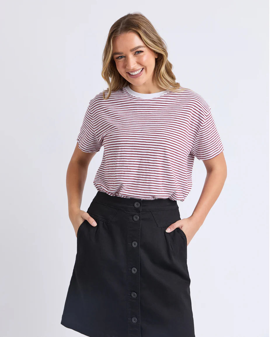 FOXWOOD HUTCH STRIPE TEE - Russet Brown / White Stripe