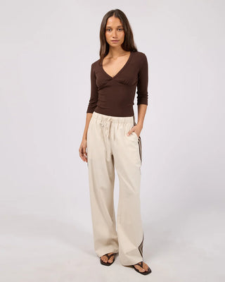 SILENT THEORY - SLOANE TRIM PANT - Natural