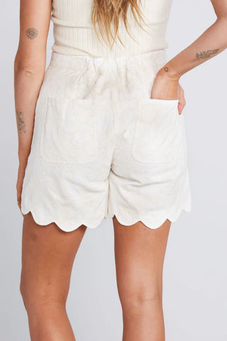 THING THING EVERYDAY SHORT - Creamy Daisy