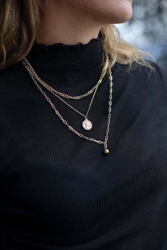 ANTLER NECKLACE SOVEREIGN LAYERS