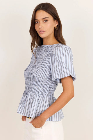 STORIES BE TOLD - ARTIFACT SHIRRED BUBBLE SLEEVE TOP - Pale Blue Stripe