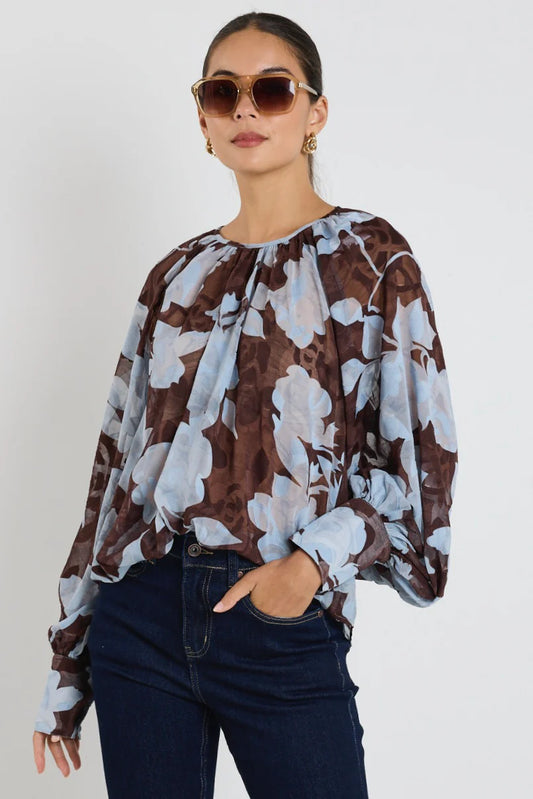 STORIES BE TOLD COSMOPOLITAN TOP - Chocolate Blue Floral