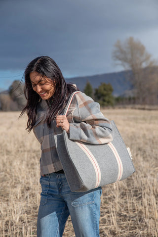 EXQUISITE WOOL TRADERS - WOOL BAG - Dark Green Lining