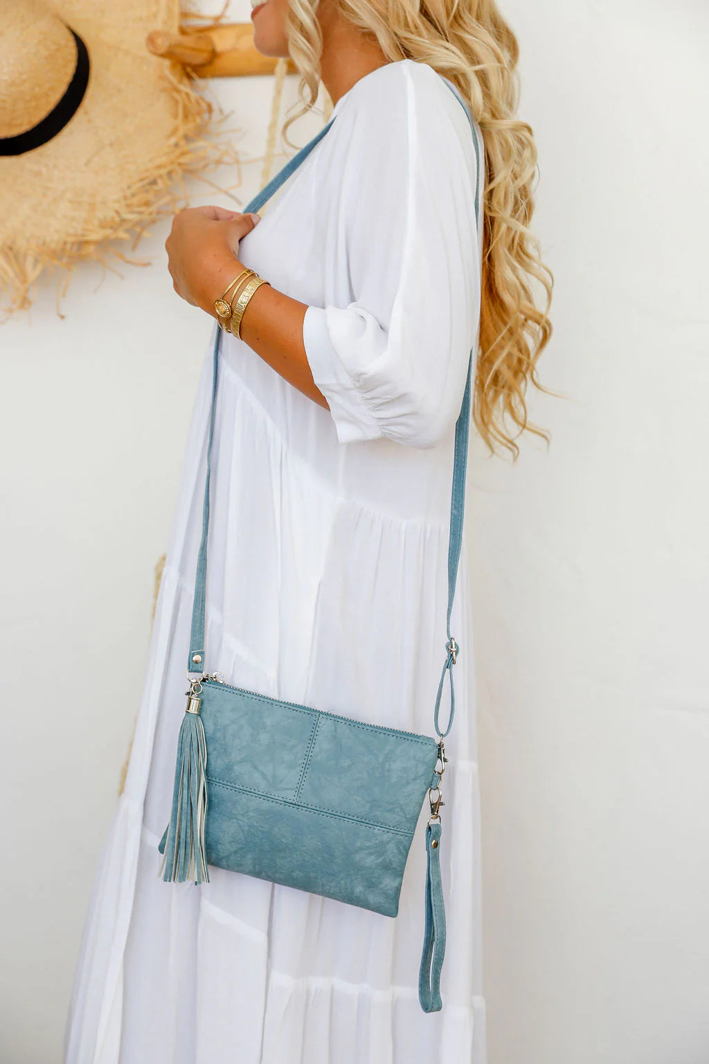 FREE SPIRIT - Clutch Bag with Strap - Denim