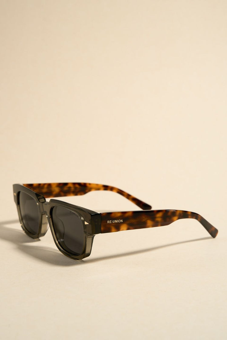 REUNION - Milano Grey Tort Arm Classic Stud Sunglasses