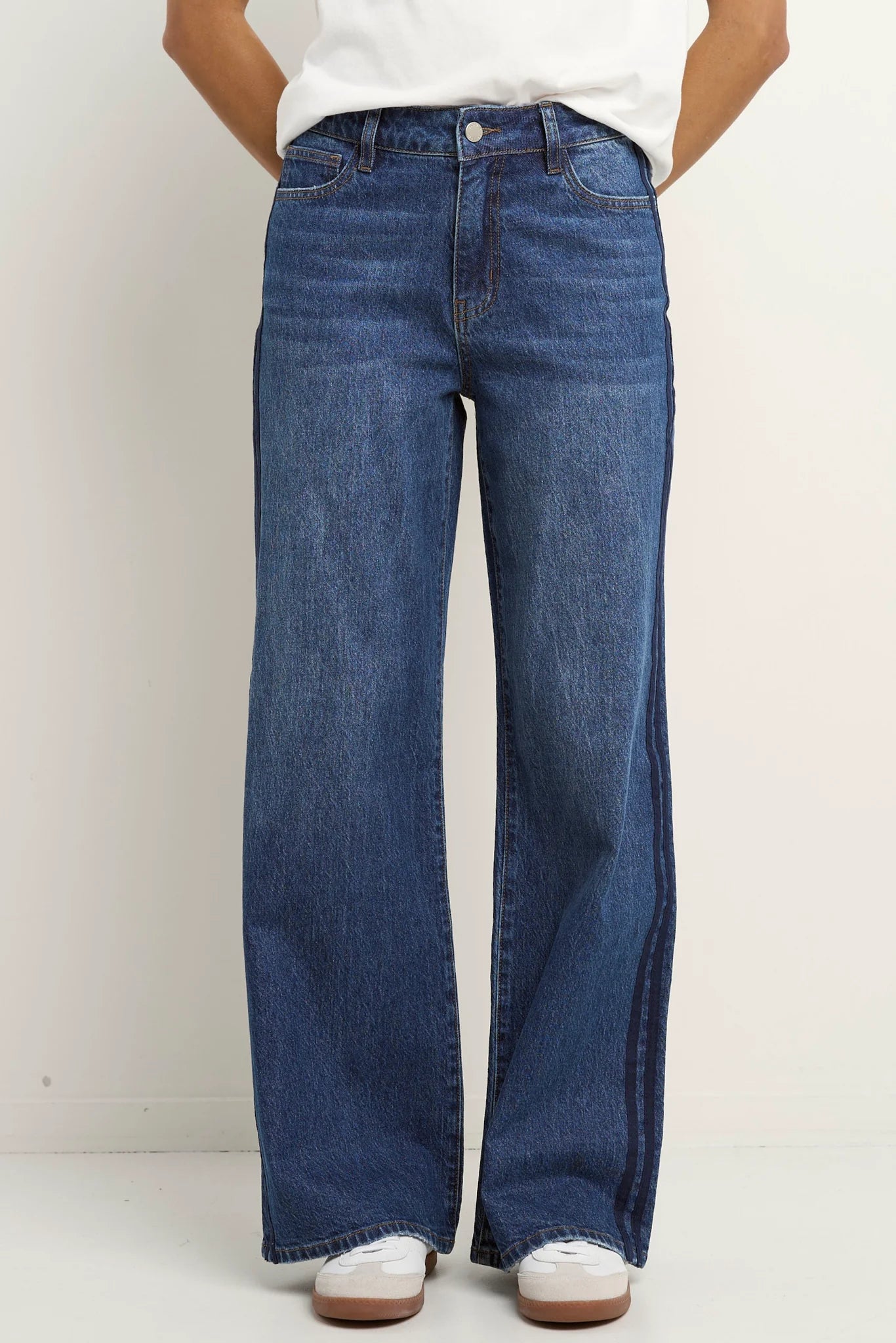STORIES BE TOLD MANHATTAN SIDE STRIPE JEAN - Mid Blue