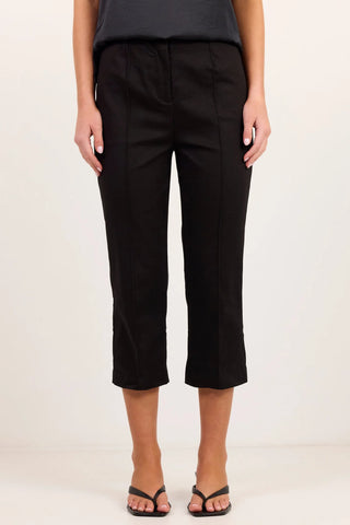 AMONG THE BRAVE - RECKON CAPRI PANTS - Black
