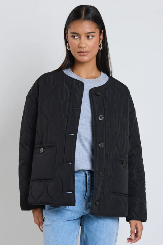 STORIES BE TOLD PEAK OVERSIZED JACKET - Black