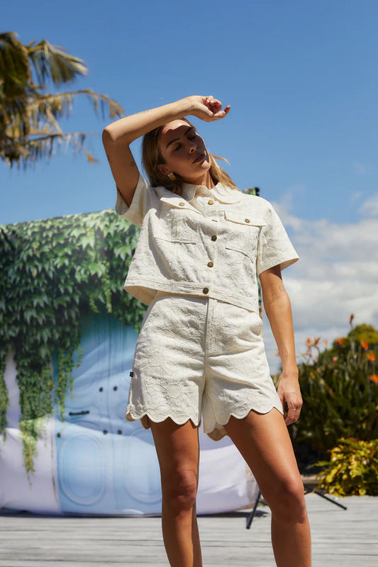 THING THING EVERYDAY SHORT - Creamy Daisy