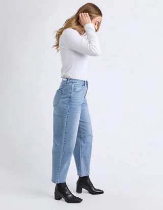 FOXWOOD AMBROSE BARREL JEAN - Light Blue Wash