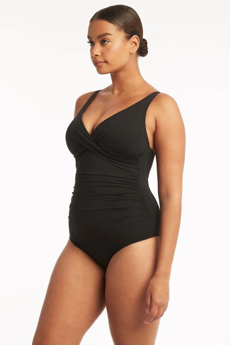 SEA LEVEL ESSENTIALS EDIT CROSS FRONT SCOOP - Black