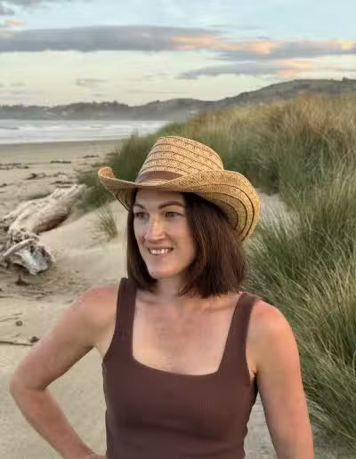 ELECTRIC PUKEKO HAT - BIANCA