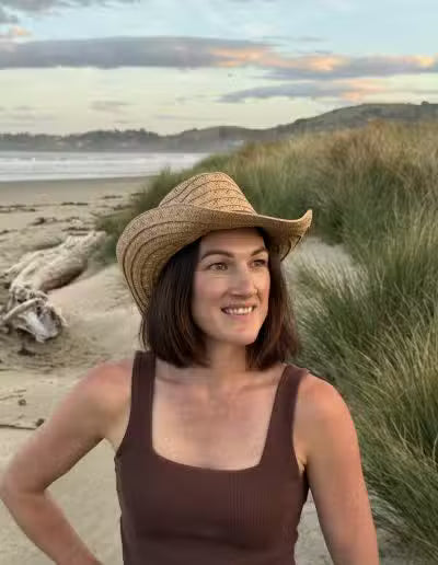 ELECTRIC PUKEKO HAT - BIANCA